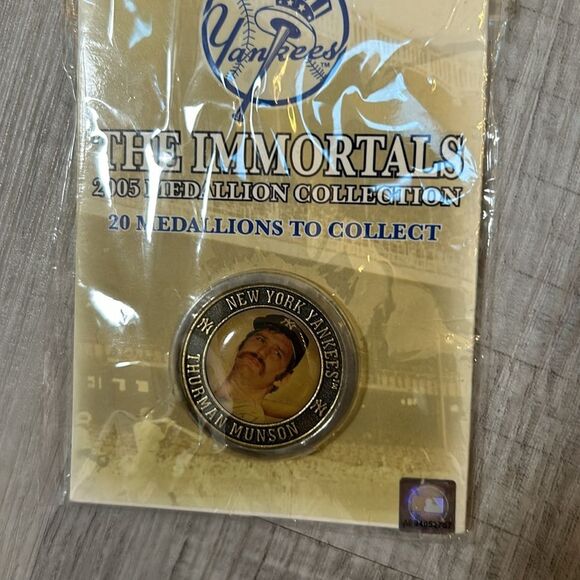 Thurman Munson #7 Immortals 2005 Medallion Collection New York Post Yankees Coin - Picture 3 of 6
